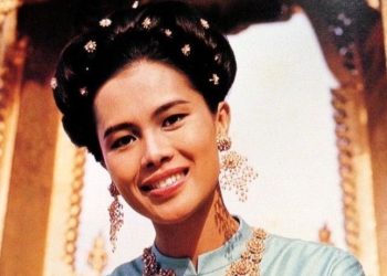 A billion-dollar monarchy: How queen Sirikit put Thai silk on the global stage